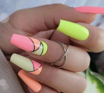nail Art Design Et Coloré 
