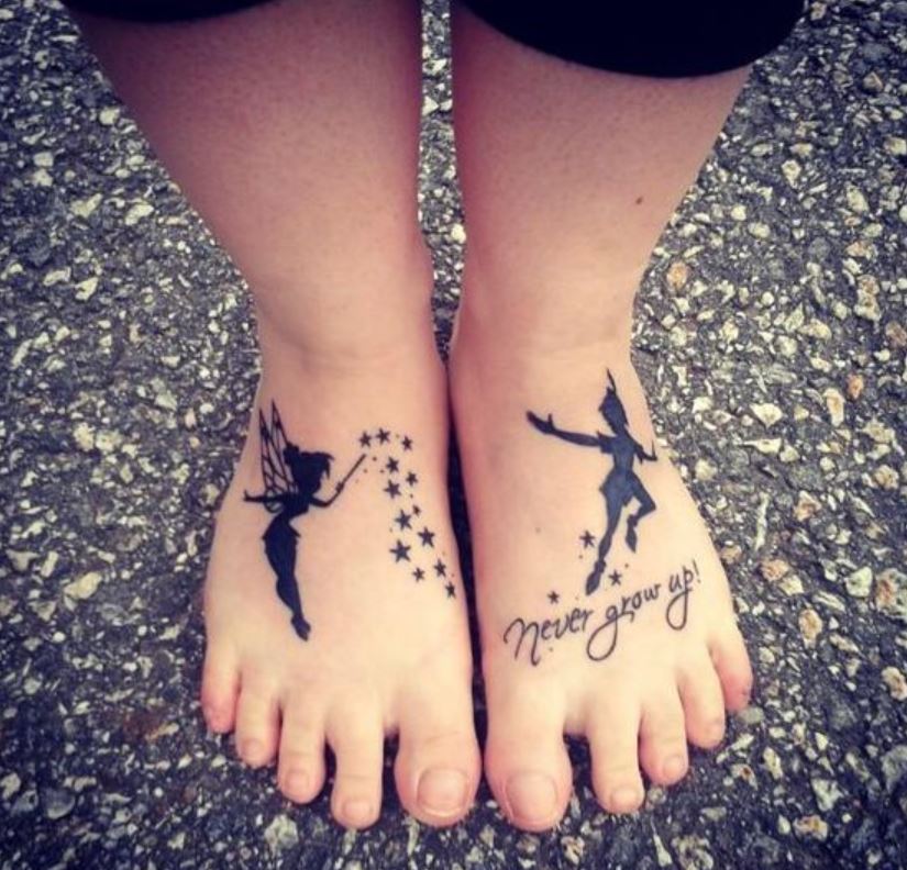 Blacktattoos Disney à Message Sur Les Deux Pieds 