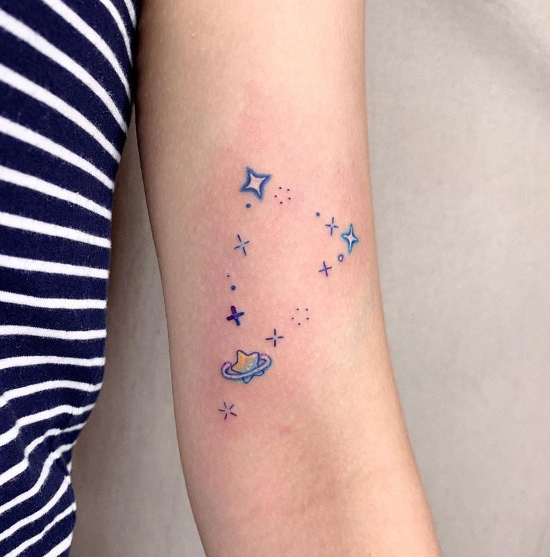 Tatouage Signe Astrologique Capricorne Constellation Bleue