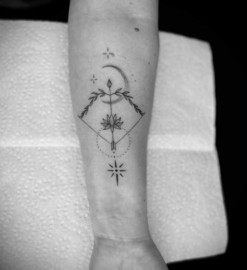 Tatouage Signe Astrologique Sagittaire Lotus 