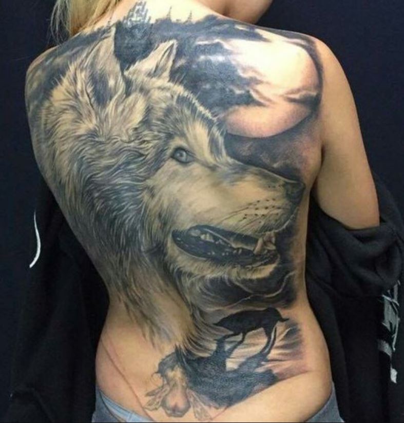 Tatouage Loup Géant Et Lune 