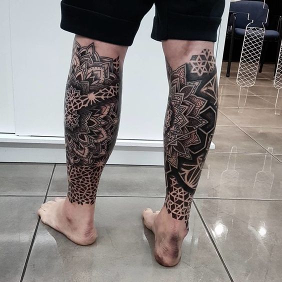 tatouage ornemental Etoiles, Motifs Géométriques Et Roses 