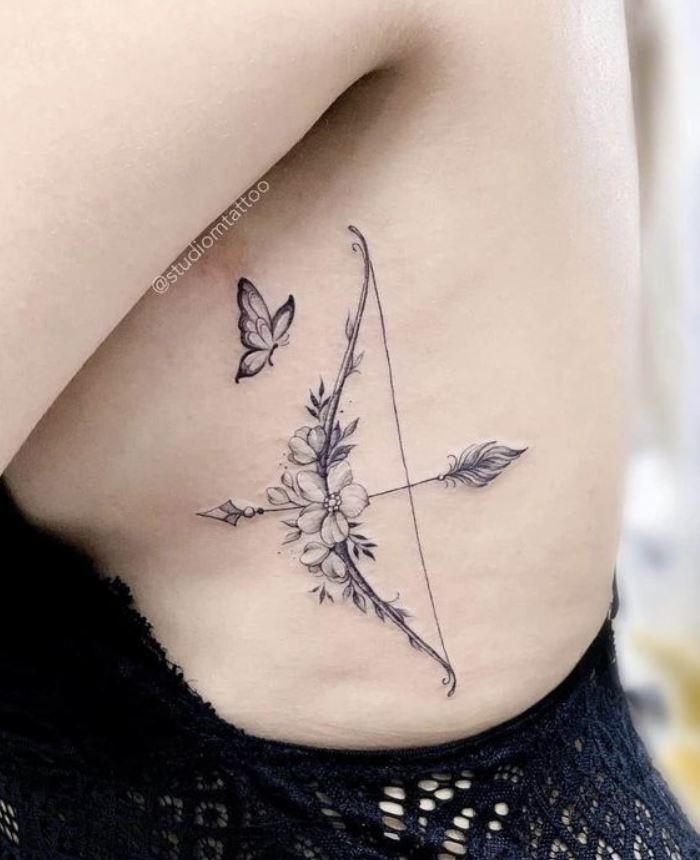 Tatouage Signe Astrologique Sagittaire Arc Floral Et Papillon