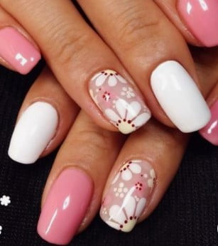 nail Art Blanc Et Rose à Motif Floral