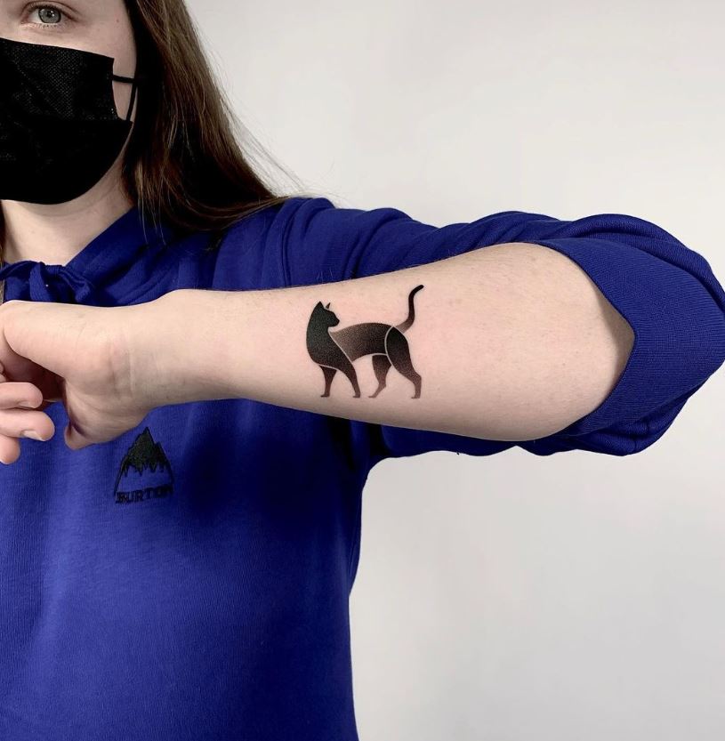 Tatouage Chat Minimaliste Avec Découpe 