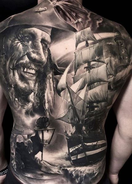 tatouage réaliste Pirate Et Navire