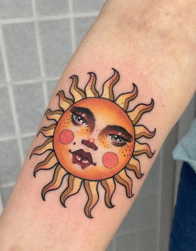 Tatouage Dame Soleil Maquillée 