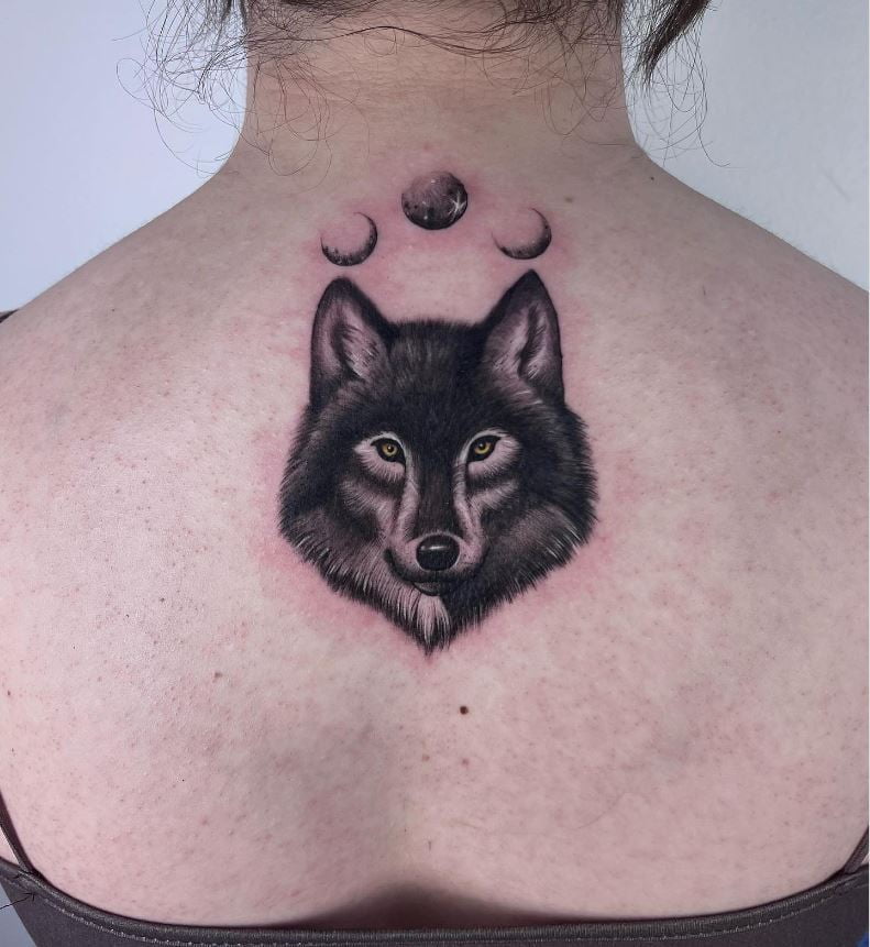 Tatouage De Loup Noir Et Phase Lunaire 