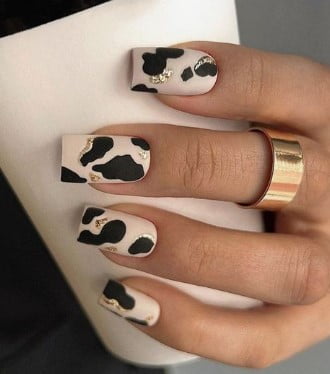 nail Art Noir Motif Vache