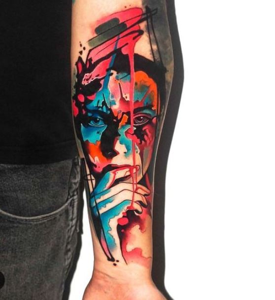 tatouage graphique Femme sur l'avant bras