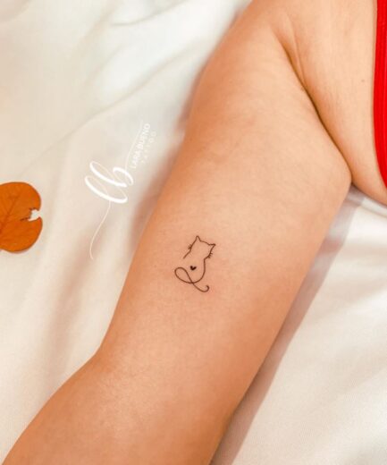 Tatouage Minimaliste Chat