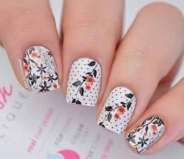 nail Art Blanc Au Motif Fleur De Rose