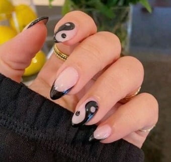 nail Art Motif Yin Yang 