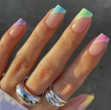 nail Art Diagonale Colorée 