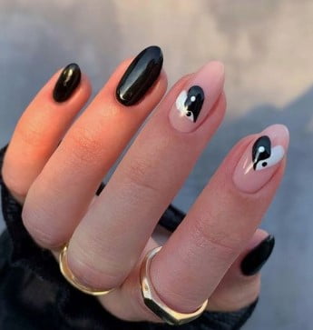 nail Art Noir Yin Yang 