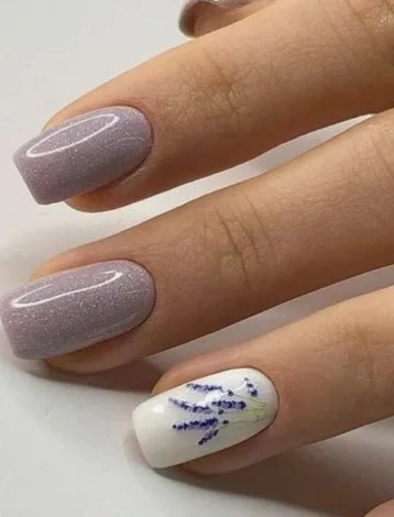 nail Art Violet Et Motif Fleur De Lavande