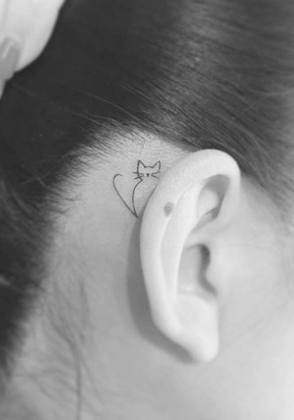 Tatouage Minimaliste Silhouette De Chat 