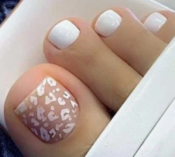 nail Art Pied Blanc à Motifs