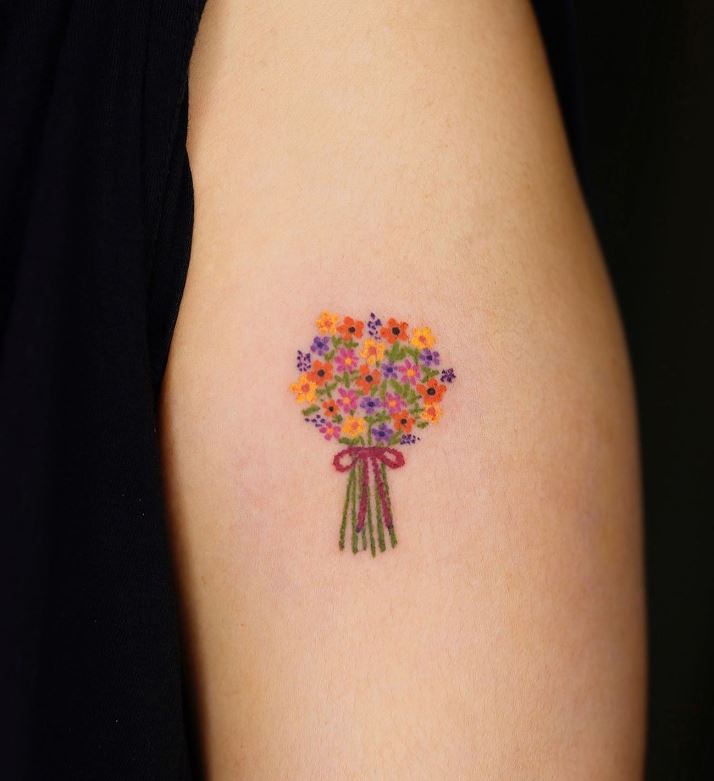 Tatouage Minimaliste Bouquet De Fleurs Multicolore 