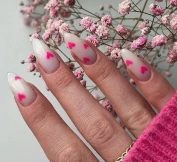 nail Art Rose Avec Des Coeurs