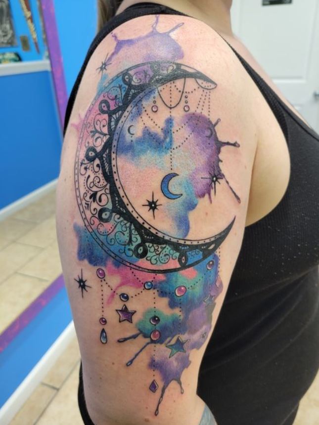  Tatouage Lune Et Bijoux Astraux Colorés 