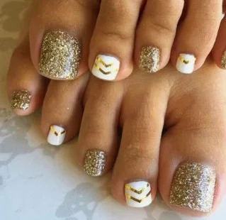nail Art Pied Doré Pour L été
