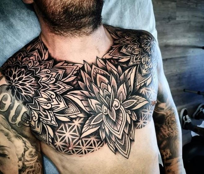 tatouage ornemental Fleurs, étoiles Et Rosace 