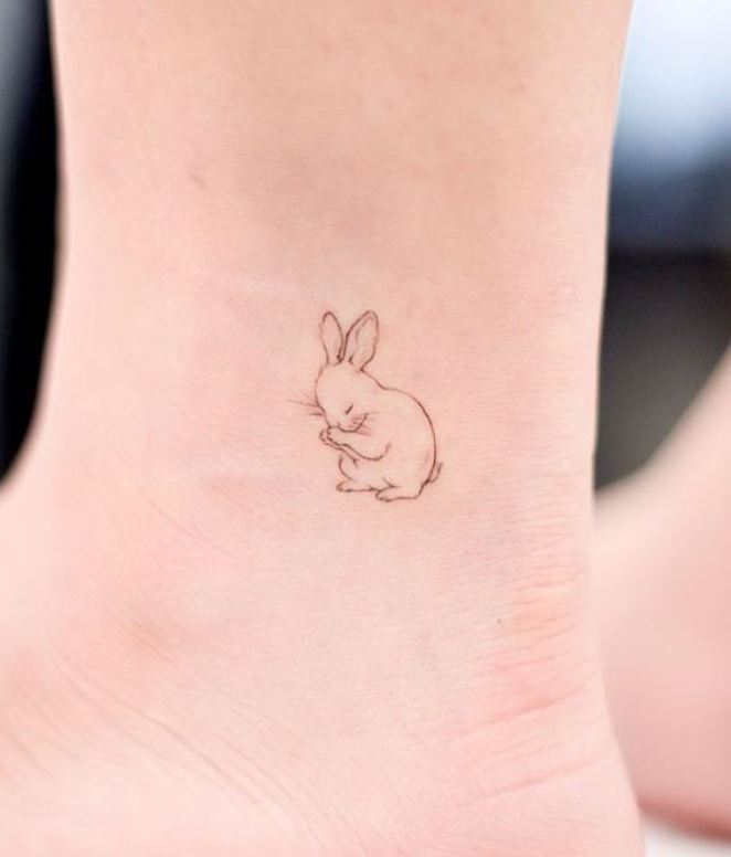 Tatouage Femme Minimaliste Lapin 