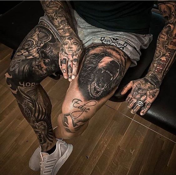 tatouage réaliste Ours, Crâne Et Masque à Gaz 