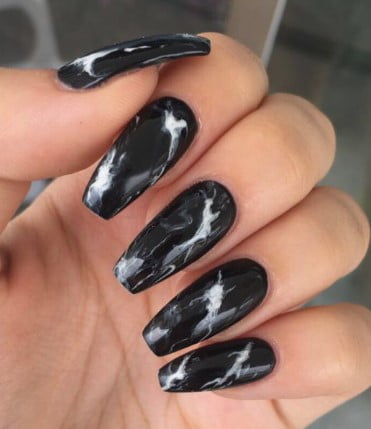 nail Art En Marbre Noir 