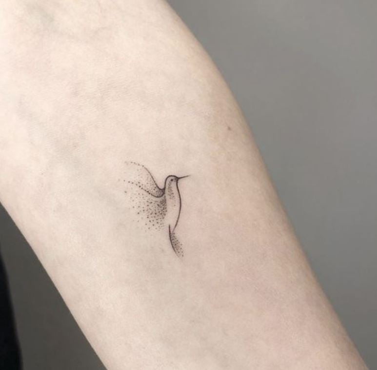 Tatouage Femme Minimaliste Oiseau