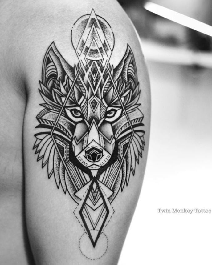 Tatouage De Loup Et Formes Géométriques