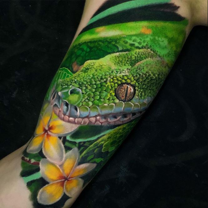 tatouage réaliste Serpent Vert 