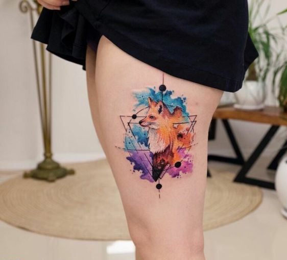 tatouage graphique Renard sur la cuisse femme