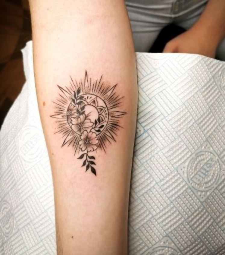 Tatouage Soleil Mandala Floral Sur L'avant Bras 