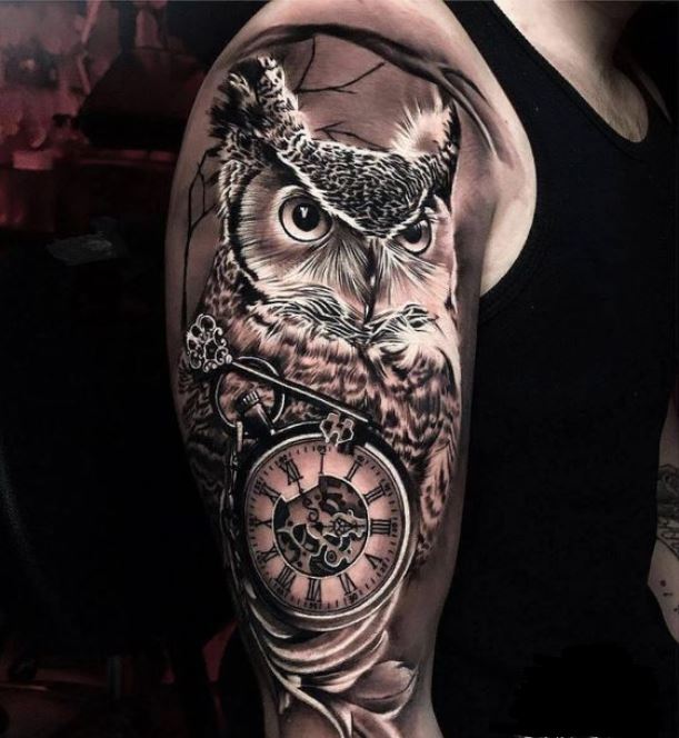 tatouage réaliste Hibou & Montre