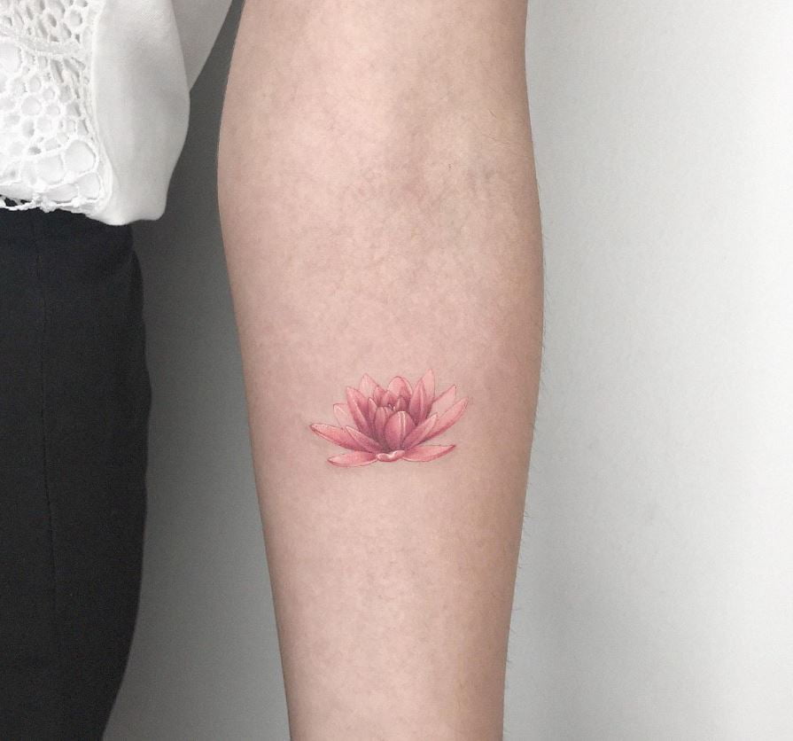 Tatouage Fleur De Lotus Minimaliste 3d 