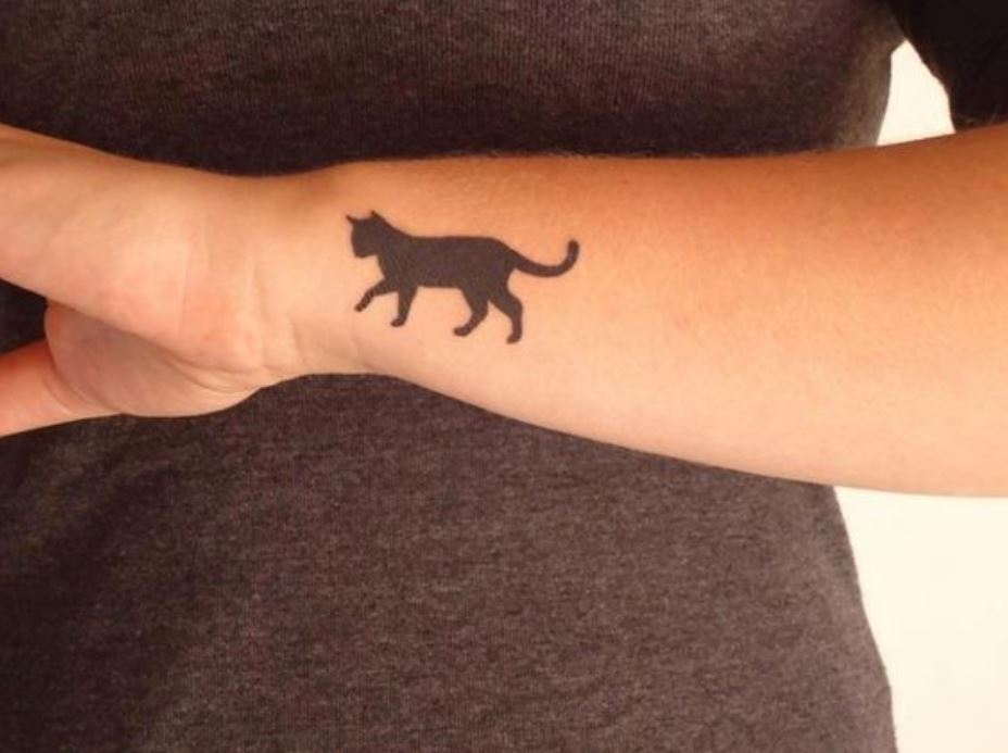 Tatouage Marche De Chat Minimaliste 