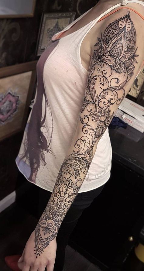 tatouage ornemental Fleurs, Arabesques Et Feuilles