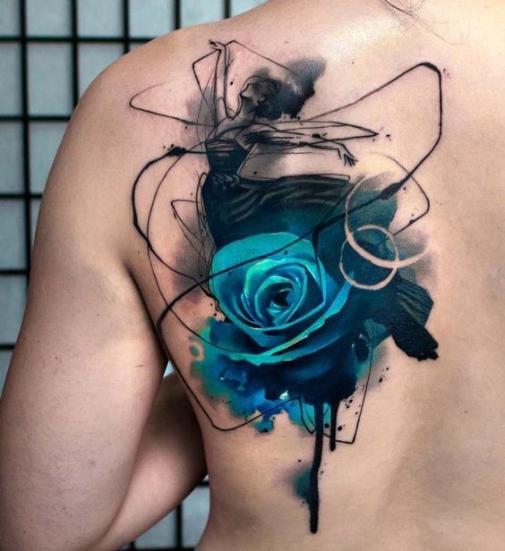 tatouage graphique Rose Bleue dans le dos femmes