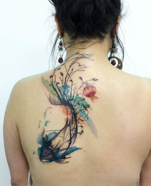 tatouage graphique Plante dans le dos femme