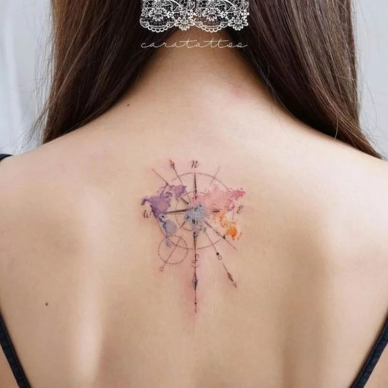 Tatouage Boussole Minimaliste Mappemonde