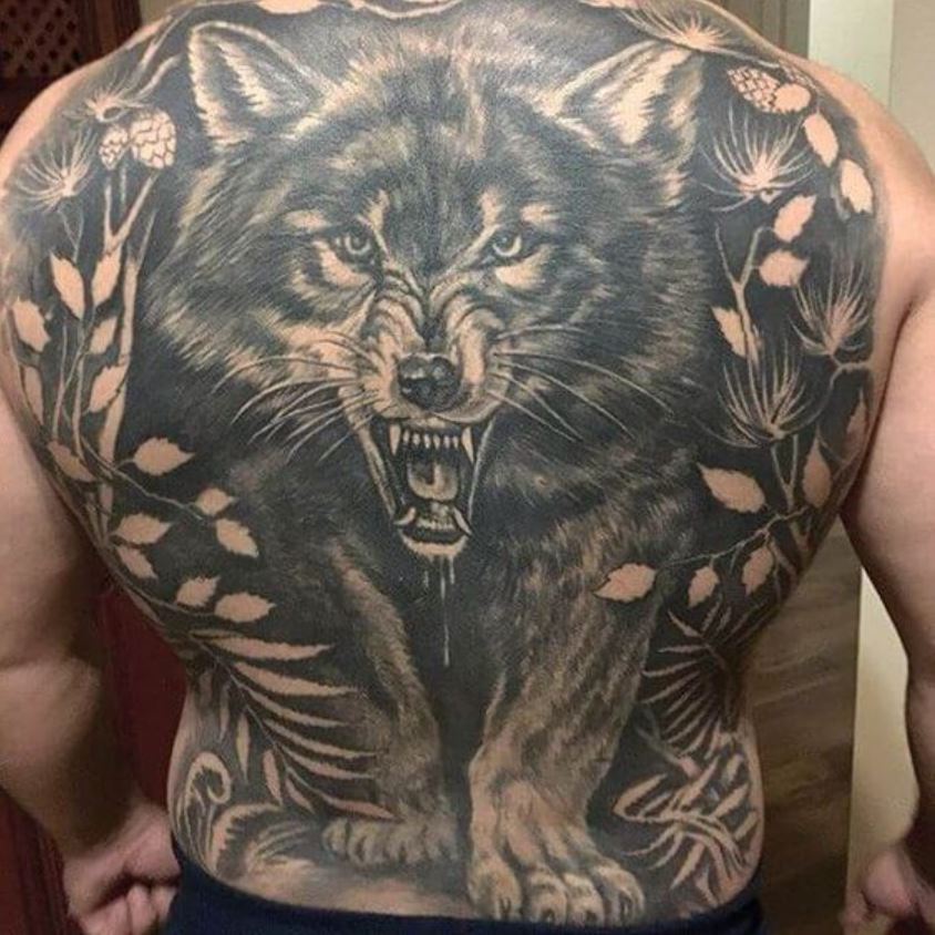 Tatouage De Loup Géant Sur Le Dos