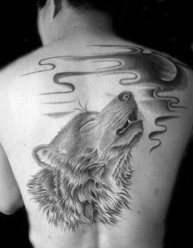 Tatouage De Loup Et Quartier De Lune