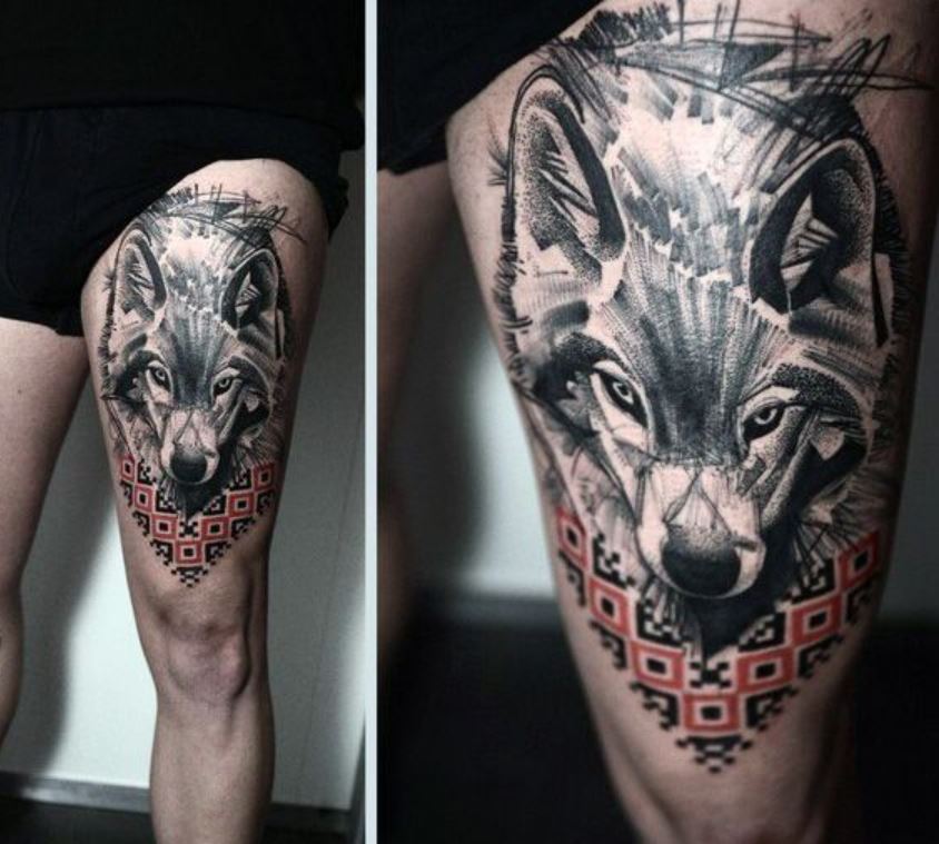 Tatouage De Loup Et Frise Colorée