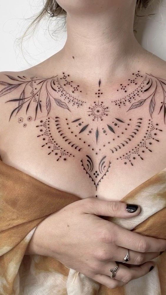 tatouage ornemental Feuilles, Symboles Et Soleil 