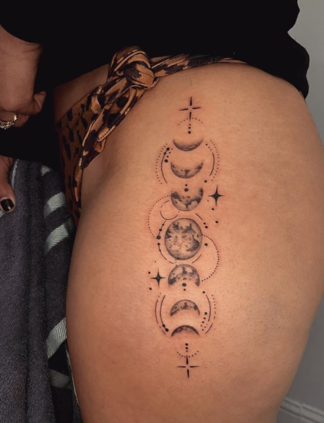 Tatouage Cycle Lunaire En Pointillés 