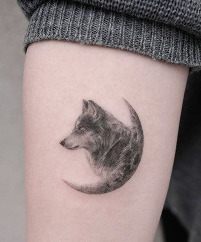 Tatouage De Profil Tête De Loup 