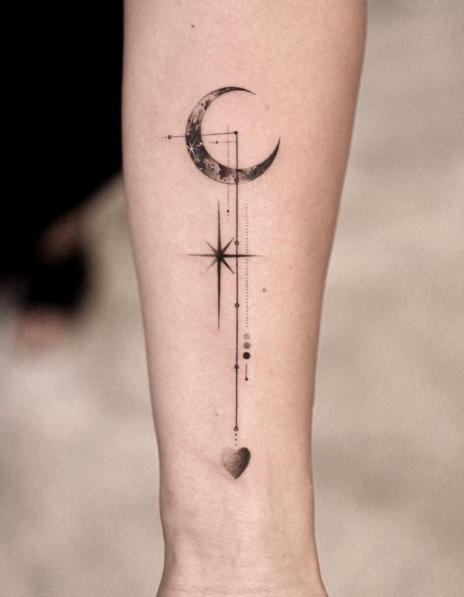  Tatouage Lune Et Coeur