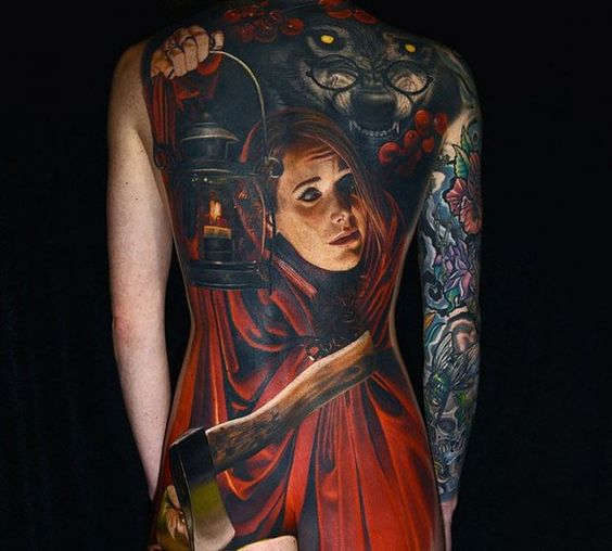 tatouage réaliste Chaperon Rouge